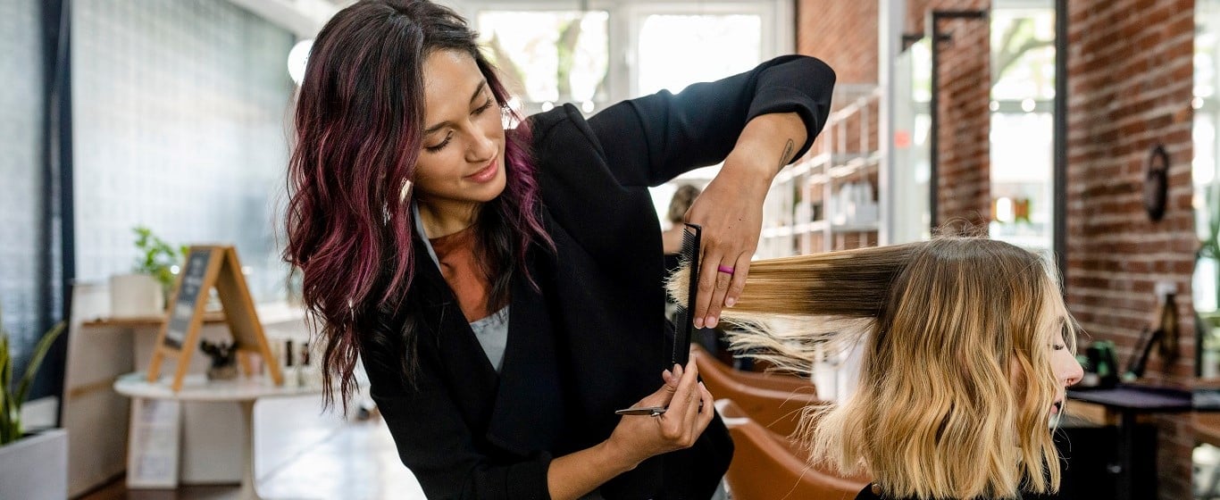 Makeup Artist Insurance: Protection for Beauty Professionals | Insure24