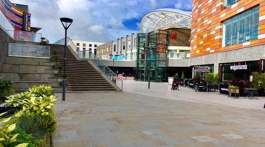 Shopping Centre Management Company Insurance: Professional Service Protection